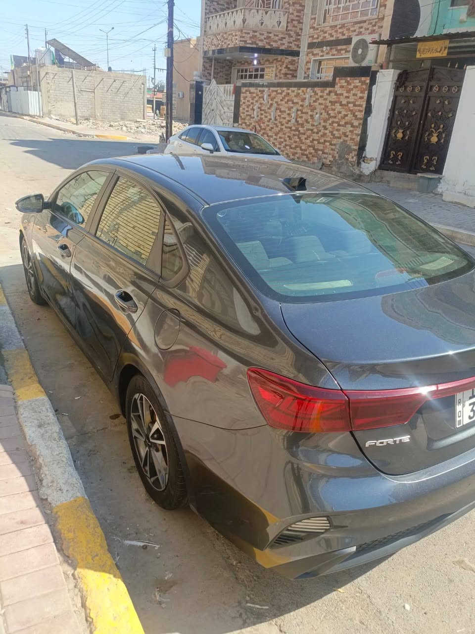 السلام عليكم
فورتي 2023 واردي امريكي رقم بغداد حره 
تلاثه قطع صبغ بدون ايبراك كير مكينه مكفول ماشيه 39 الف مكانها بغداد
واتساب ***********
