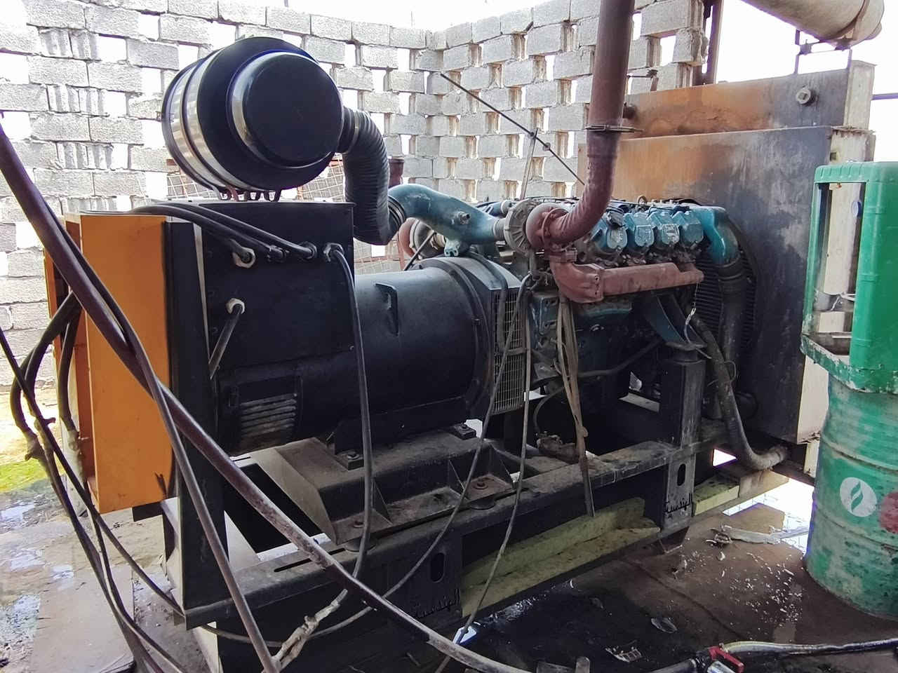 سلام عليكم
مولده دايو 8
450KV عوزه نواقص قليله 
عنوانه واسط قضاء الحي 
السعر 65 وبيه مجال للشراي 
للاستفسار.   ***********
