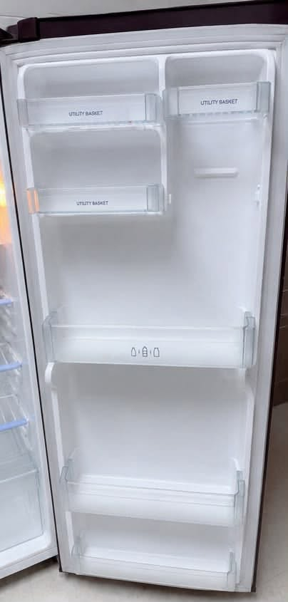 السلام عليكم 

ثلاجة مستعملة للبيع 

السعر /200 وبية مجال 

بلاستفسار على الرقم /***********
 
عنوان /بغداد الطالبية شارع مسبح الصفاء
