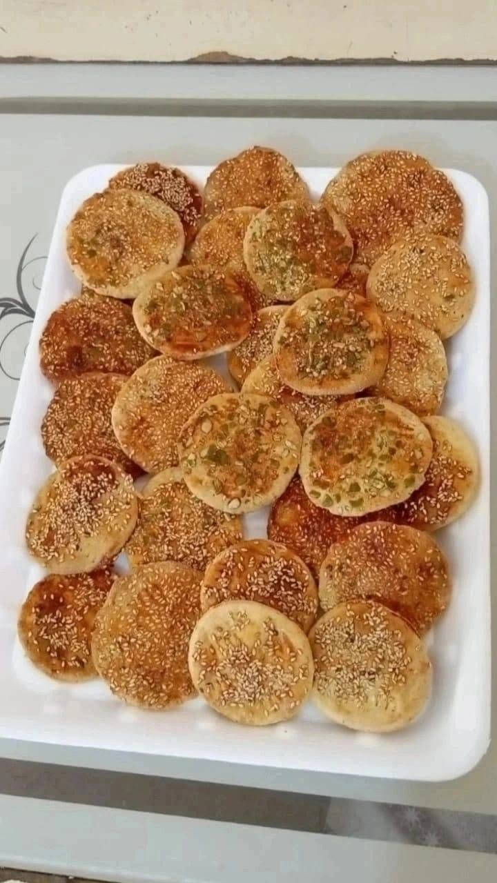 الحجز مفتوح على جميع المؤكولات عيوني رقم  الحجز وبي واتساب ج***********

نص مكتوب في الصور:
- ١٩ أيلول، ٢٠٢٦
- ١٠:٥٥ ص