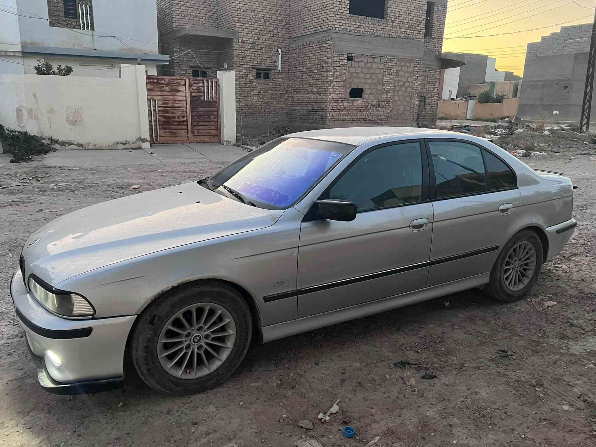 السلام عليكم صقر للبيع 97 محدث m 
2002 دشبول فصال لكزز شاشه 13 انج
كلشي بيها على وضع الشركه من الدعاميه للدعاميه ابلاد كهربائيات ابلاد ماملعوب بيها 
مواصفات 
دركه كهرباء 
تحكم استيرن 
فتح ابواب مع الشاشه ابلاد 
بك لايت لد 
تبريد مع السويج 
حساسات مري كهرباء 
برده كهرباء 
جامه اماميه بلو رايز
تراكشن مثبت سرعه ABS كله شغال 
فول مواصفات فقط كير عادي 
صبغ جماليه فقط ثلاث قطع الباقي كفاله القماره شويه بيها جراد خفيف دكة چاكوج ومعجون مابيها سياره بفضل الله جاهزه ترايك وين ميعجبك صدر جديد

ملاحظه 
محرك جديد قبل 10 ايام من بدلته لاتنقيص ولا تبخير وارد يابان 

تخم تاير جديد الله يشهد سياره تعبان عليها وايدي بيها 
 السعر 90 وبيها مجال رقم اربيل دولي بسمي انتهاء السنويه 2030 تحويل ثاني يوم احولك 

*********** مكاني سامراء
