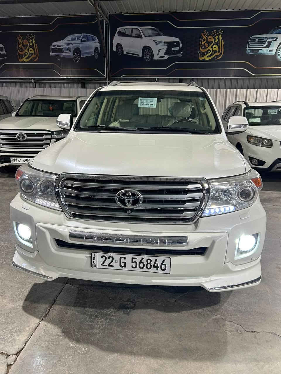 لاندكروزر VX-R • ٢٠١٤ • جلد ابيض