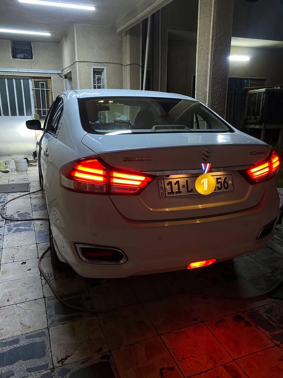 السلام عليكم 
🔥 للبيع سوزوكي سياز 2023 استلام شركة عامة🔥
(رقم بغداد)انكليزي 

🚘 Suzuki Ciaz 2023
(مكفولة كفالة عامة)

✨ المواصفات:
🔹 محرك 1.5 لتر اقتصادي وقوي
🔹 ناقل حركة أوتوماتيكي)
🔹 كاميرا خلفية
🔹 حساسات خلفية
🔹 مثبت سرعة)
🔹 تحكم من المقود
🔹 بلوتوث + USB + AUX
🔹 مرايا كهربائية مع إشارات جانبية
🔹 زجاج كهربائي
🔹 مكيف ثلج وتبريد ممتاز
🔹 نظام ABS 
🔹 شنطة واسعة جداً

(الكاعيات والكبات والكتلوك والجك بل نايلون ما مفتوحات سبير منازل)

السيارة ماشية (١٨،٠٠٠ زيرو)
💰السعر:135

📍 الموقع: بغداد

📞 للاستفسار ***********
