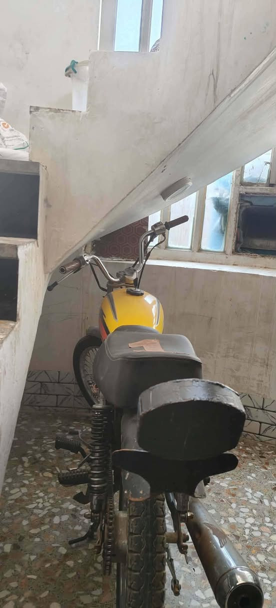سلام عليكم 
نامه متياز 26 طالعه اب شهر الثاني سعر 475اوراق كامله رقم***********
