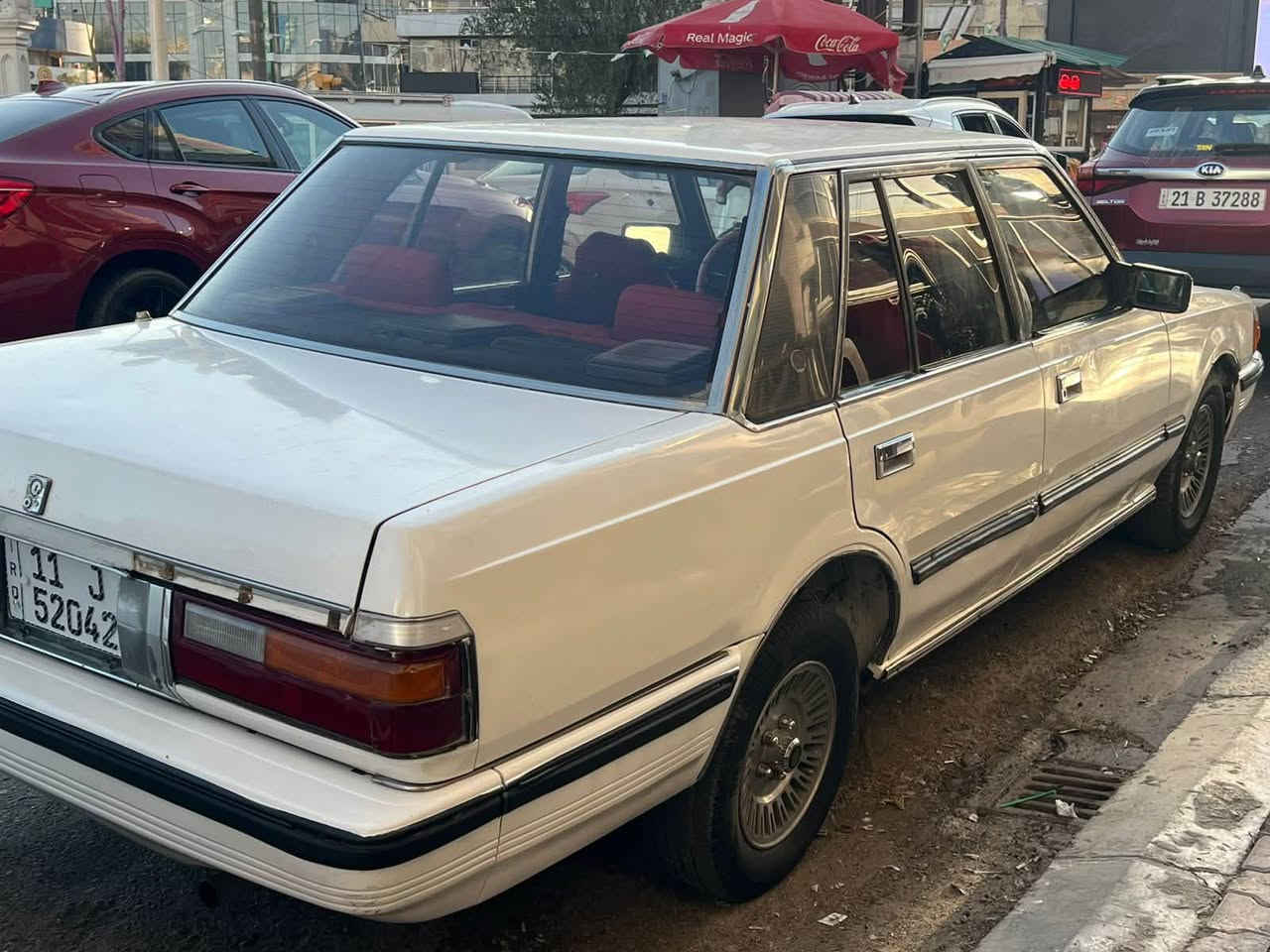السلام عليكم
سوبر موديل 1985
الوان:ابيض
رقم : بغداد النكليزي جديد
السياره بيه مكانات صبغ
محرك كير حداده كله شغال
كير ومحرك وكسل بلاد
تبريد شغال صدر جديد 
تخم تاير السياره جاهزه من كلشي تاخذه ما تصرف عليه
السعر 53 ورقه وبيه مجال لشراي 
العنوان بغداد 
رقم الهاتف:***********
***********
