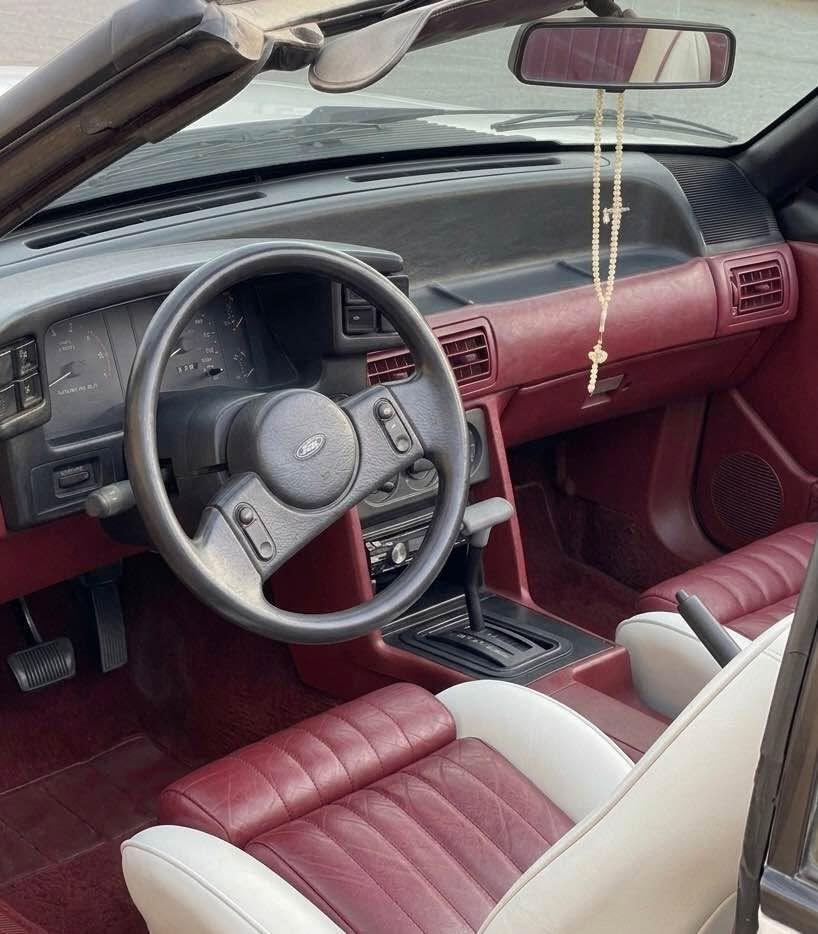 1989 Ford Mustang Foxbody 🔥

أيقونة الثمانينات والـ Muscle Car الحقيقي! 🐎💨

🛠️ المواصفات والتفاصيل:

 الموديل: فورد موستنج (Foxbody)

 سنة الصنع: 1989

 المحرك: 5.0L V8 (Small Block Ford) 🔥

 ناقل الحركة: [ أوتوماتيك Automatic]

 الدفع: خلفي (RWD) ⚙️

 السياره بلادية و كلش حلوه نصبتهه

محرك كير بلاد مكفولات 

كشف شغال كهرباء

جام اوتو 

داخل جلد لونين 

رقم بغداد حلوه رقمهه باسمي سعرهه مناسب 

مكانهه بغداد حي القادسية للاتصال *********** بغداد, العراق
