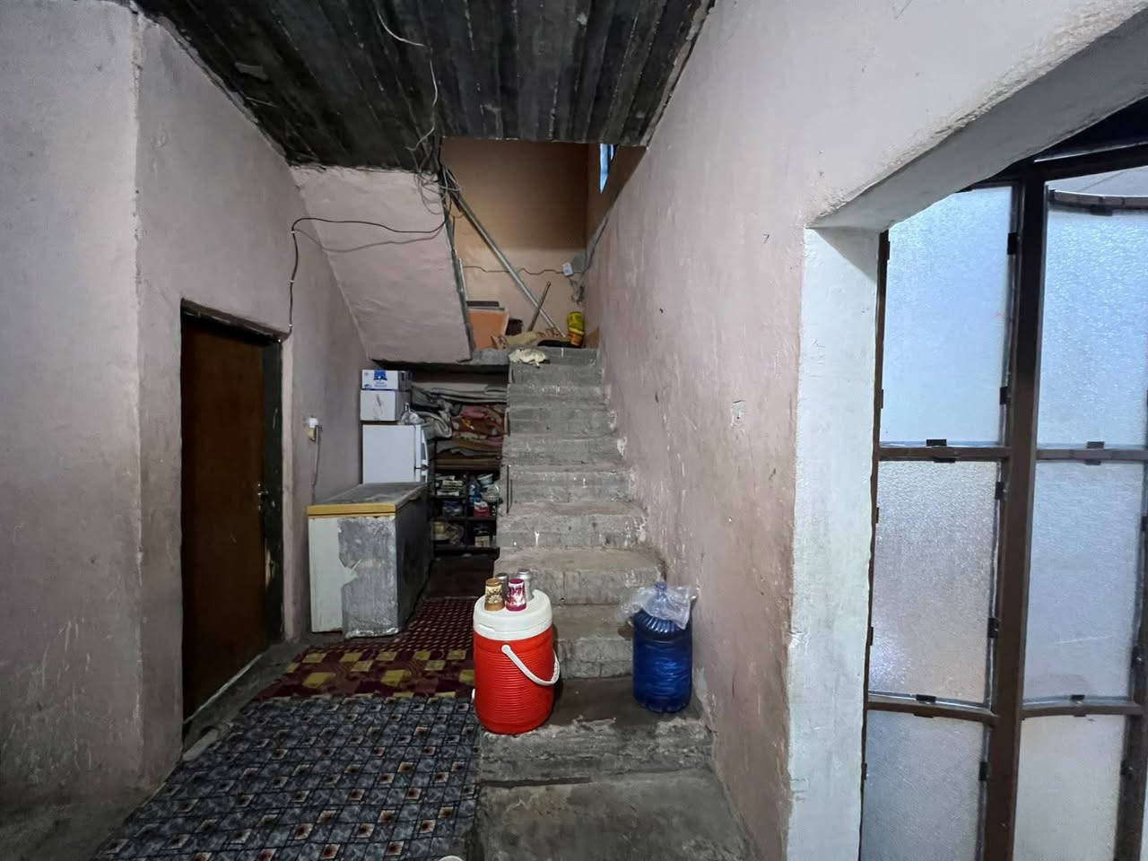 عرض مميز في أبي الخصيب 🏡✨
فرصة مميزة للسكن
توفر دار سكن بمساحة إجمالية 300 متر مربع، 
 مساحة الدار: 170 متراً.
 الحديقة الخارجية: 120 متراً.
تفاصيل الدار:
 استقبال واسع ومريح.
 مطبخ بتصميم عصري.
 غرف نوم: عدد 2.
 صحيات: خارجية وداخلية متكاملة.
 كراج واسع لسيارتك.
🎁 هدية مميزة مع العرض.
📍 العنوان: أبي الخصيب مجيبره شارع الخرسان (قريب شارع السايدين الداخلي يبعد 100متر 
السعر 105وقابل للتفاوض 
📞 للاستفسار والتواصل ***********
