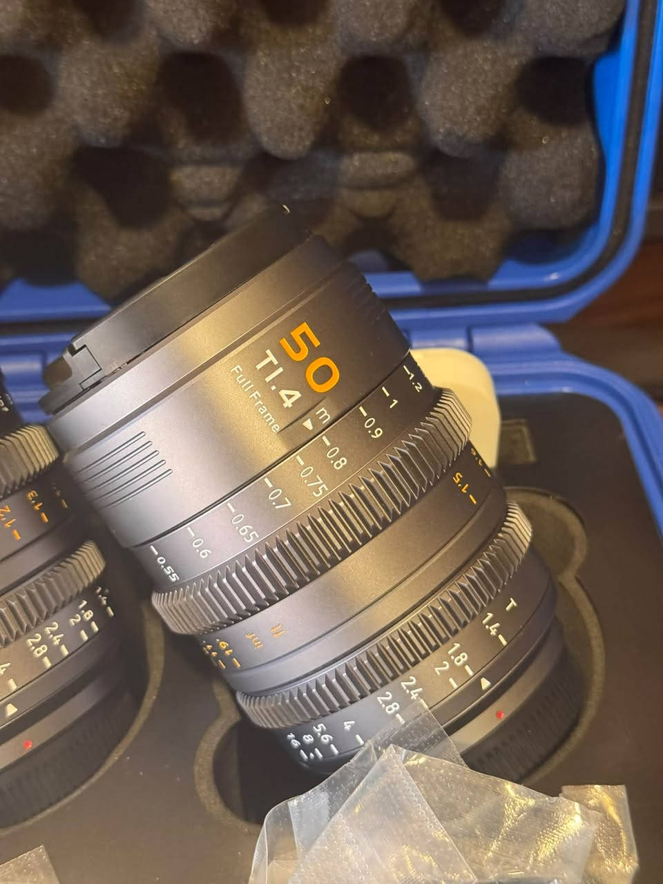 SIRUI VP-1 vision prime 1
عدسات 24mm – 35mm – 50mm
فتحة عدسة T1.4 🎥

• الأدابتر متوفر ومرفق مع العدسات.
• جميع العدسات بحالة ممتازة جداً ولم تُستخدم بشكل يُذكر.
• نظيفة ومرتبة وجاهزة للاستخدام.

📞 للجادين والمهتمين، يرجى الاتصال بي مباشرةً.

WhatsApp: ***********

_________

24mm 35mm 50mm 1.4T 

ئەداپتەری هەموو کامێرایەکی لەگەڵدایە و هەڵنەپچڕاوە

بۆ فرۆشتن ئیشی پێ نەکراوە لۆک لۆکە ، ئەگەر موشتەریت تەلەفون بکەن لە خزمەتام 

WhatsApp: ***********
