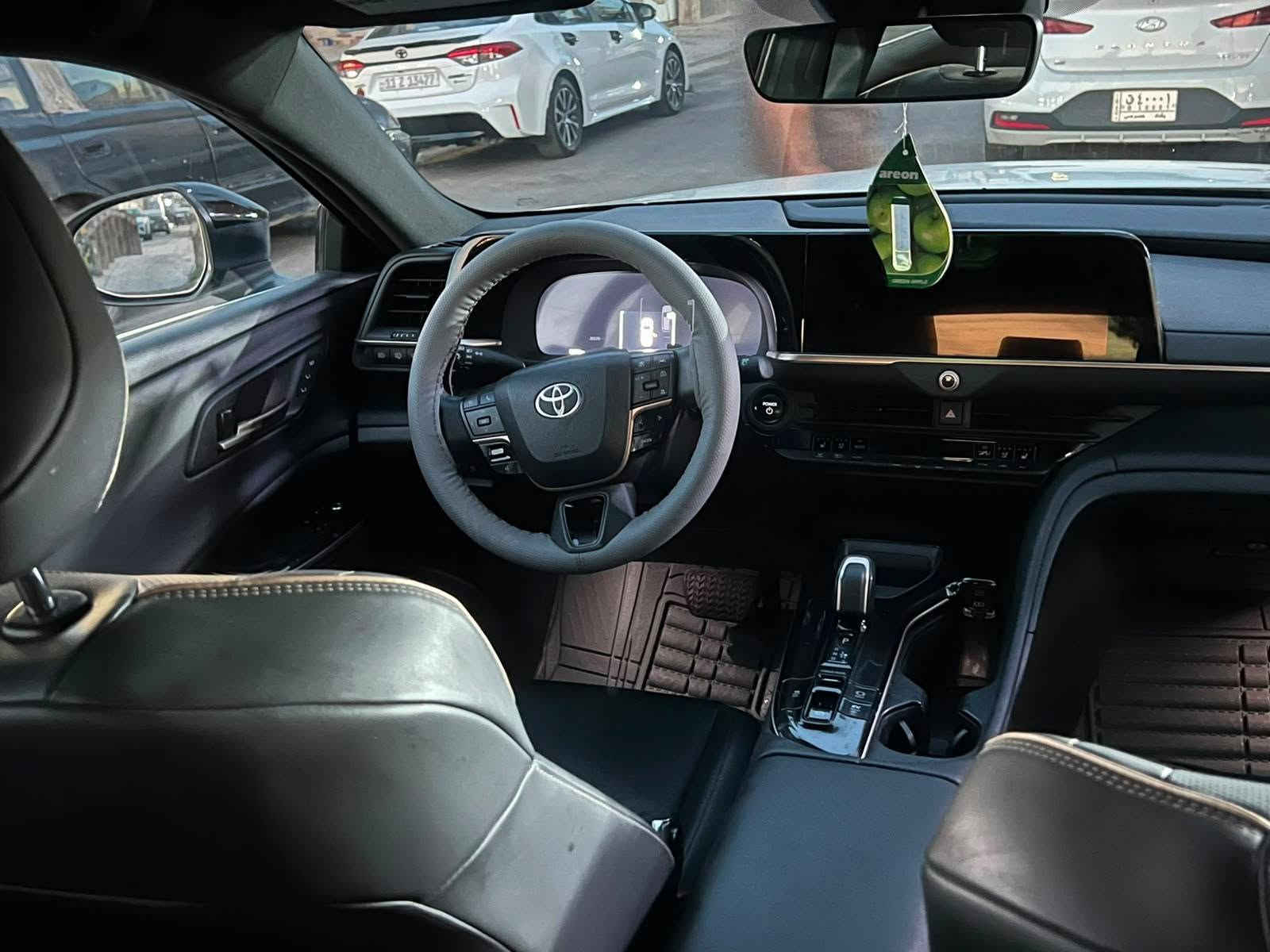 تدور سيارة عائلية فاخرة بنظام دفع رباعي ؟

 👑 تويوتا كراون سيجنيا 2025

Toyota crown signia 2025

فاخرة وعملية تجمع بين الفخامة والتكنولوجيا المتقدمة والتوفير في استهلاك الوقود

بنظام دفع رباعي هجين يجمع بين محرك بنزين بأربع أسطوانات سعة 2.5 لتر طبيعي التنفس و محركات كهربائية عدد 2

وارد امريكي 
فول موصفات عده الفتحه
عدد الاحصنة : 240 🐎 
اللون : ابيض
صوره الحادث مع الصور  السياره بدون تبديل 
بيه /٣٦ حالوبه /بل القماره والبنيد/ 
سعره ٢٧٥ وبيه مجال 
رقم بغداد 🇮🇶
ماشيه 28
مقاعد جلد  تدفئه تبريد الخلفي تدفئه
مكاني بغداد حي اور
سعره ٢٧٥ وبيه مجال
***********

نص مكتوب في الصور:
- 45903685