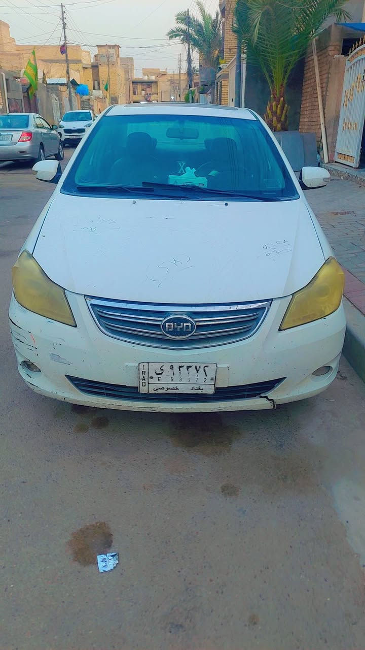 السلام عليكم عندي سيارة بي وايدي ٢٠١٣ فول مواصفات بصمه فتحه بيها نواقص بصيطه سعرها ٥٥ ***********
