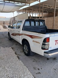 تيوته 2014 اوتماتيك شاصي 19 رقم بغداد بيه جاملغ مبدل بلادي 07713937215...