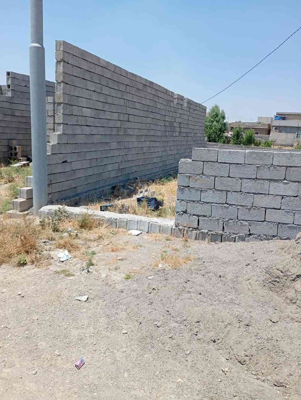 يعلن مكتب ابو يحيى لتجارة العقارات في محافظه كركوك قضاء الدبس  عن بيع      بيت هيكل   سكني   في حي التنك الثانيه  بالقرب من بالقرب من الشارع الحولي مكان راقي مساحته الكليه ٣٥٠  متر يتكون ٢ غرفة نوم مع هول استقبال صحيات مطبخ البيت غير مصبوب 
علما ان السعــر ( ٢٥ مليون)  وبي مجال كما موضح بالصور أدناه 👇👇👇👇👇👇👇👇👇👇👇 للتواصل عبر الأرقام التاليه
*********** ابو يحيى
***********
*********** يحيى الحمداني ابو عبدالله
   ( التوفيق من الله و للجميع)
تنويه علما ان دوام المكتب من الساعة التاسعة صباحا لغاية الواحدة ليلا للتواصل على الأرقام المذكوره اعلاه كلها واتس اب ☝️☝️☝️☝️☝️☝️ 
الماسنجر لايعمل  الواتس اب
ملاحظه لدينا  محامي يتوكل عن كافة الدعاوي في المحاكم  الاستاد احمد شافي يتوكل  للقضايا القانونيه التي تخص الدولة  في تحويل الأملاك في دائرة العقارات والاستشارات القانونيه  في المحاكم المختصه  يعمل بأقل أجور وذالك لتسهيل الإجراءات القانونيه للدوله في اي مجال
ملاحظه مهمه أجور المكتب بأقل الأسعار تشمل مكتبات بيوت  وسيارات واليات زراعيه دراجات  ناريه بيع شراء دور قطع اراضي   والرزق والتوفيق من الله
