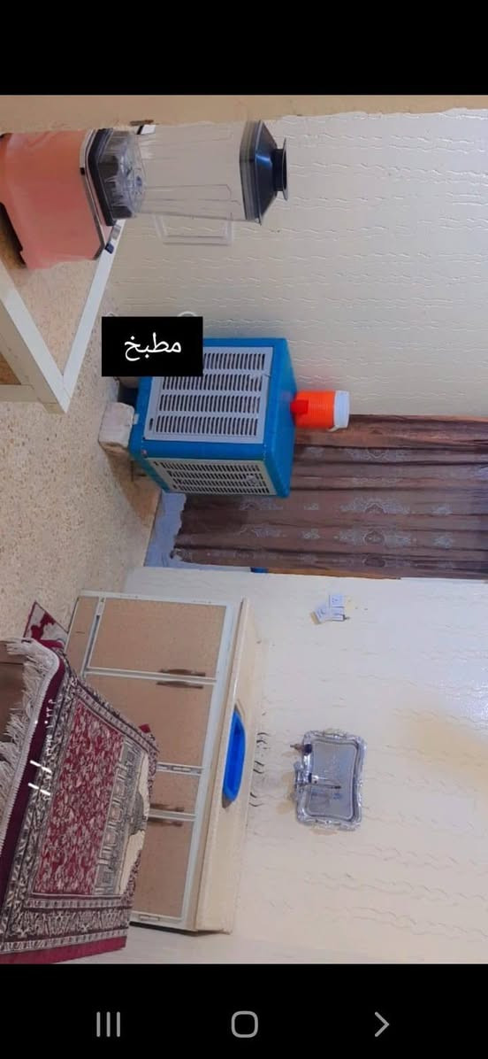السلام عليكم
الدار للبيع حي الميلاد قرب شارع الحولي 7بيت عن الحولي 
100متر 
بناء عكادة 
بية غرفة وصالة ومطبخ واستقبال 
وبية غرفة فوك سندويج 
للستفسار: *********** واتساب

نص مكتوب في الصور:
- أستقبال
- استقبال
- الحوش
- غرفة
- مطبخ
- المَمَر
- صالة
- ٢٠٢٣/١٠/٠١ ١٠:٣٨ م