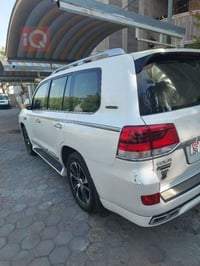 لاندكروز    ساز/   GXR2021 مكفوله العداد 39000 كم  رقم بغداد   0772803...