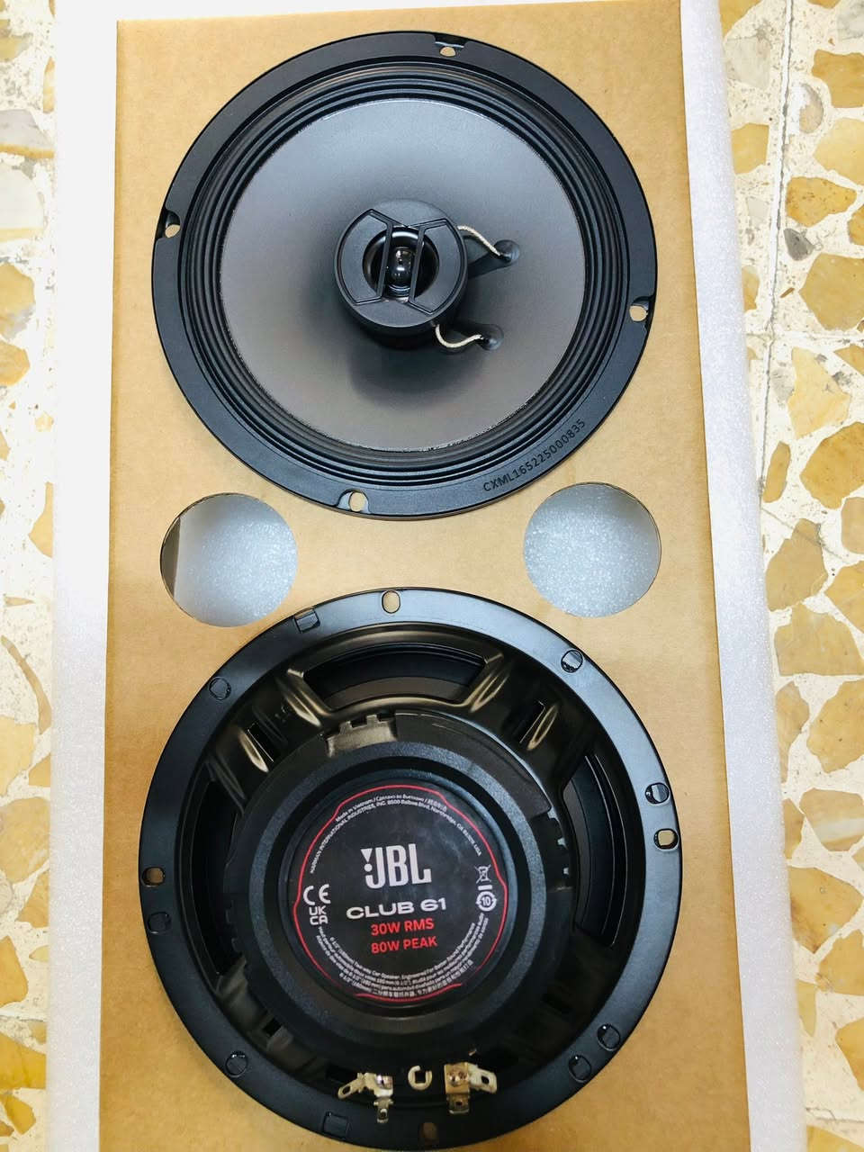 سماعات اوربي JBL  اصلي 

80 واط     30 ارمس

سعر زوج 75 الف

حجم 6 انج 

***********
