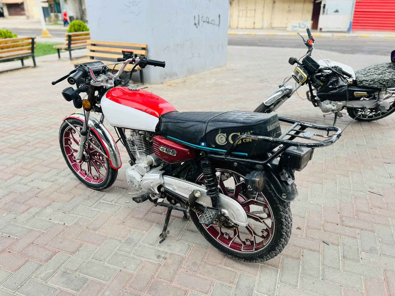 سيفان ٢٥ محرك ٢٠٠ مامفتوح كهربائيات كلها شغاله سعره ٥٥٠ وبي مجال
الاتصال ع رقم ***********
