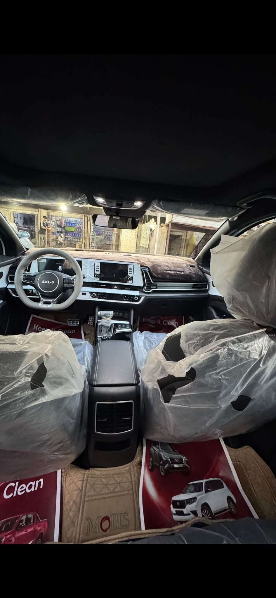 سبورتج جيتي لاين 2025 الدوليه ام الضمان 5 سنين بعده بالضمان ماشيه 17 الف باسمي تحويل ثاني يوم كفاله عامه من البارد والصبغ والتبديل فووول مواصفات للاخير  
مكاني بغداد جميله 
السعر 240 وبيه مجال حك الجيه
اتصال 📞 ***********
