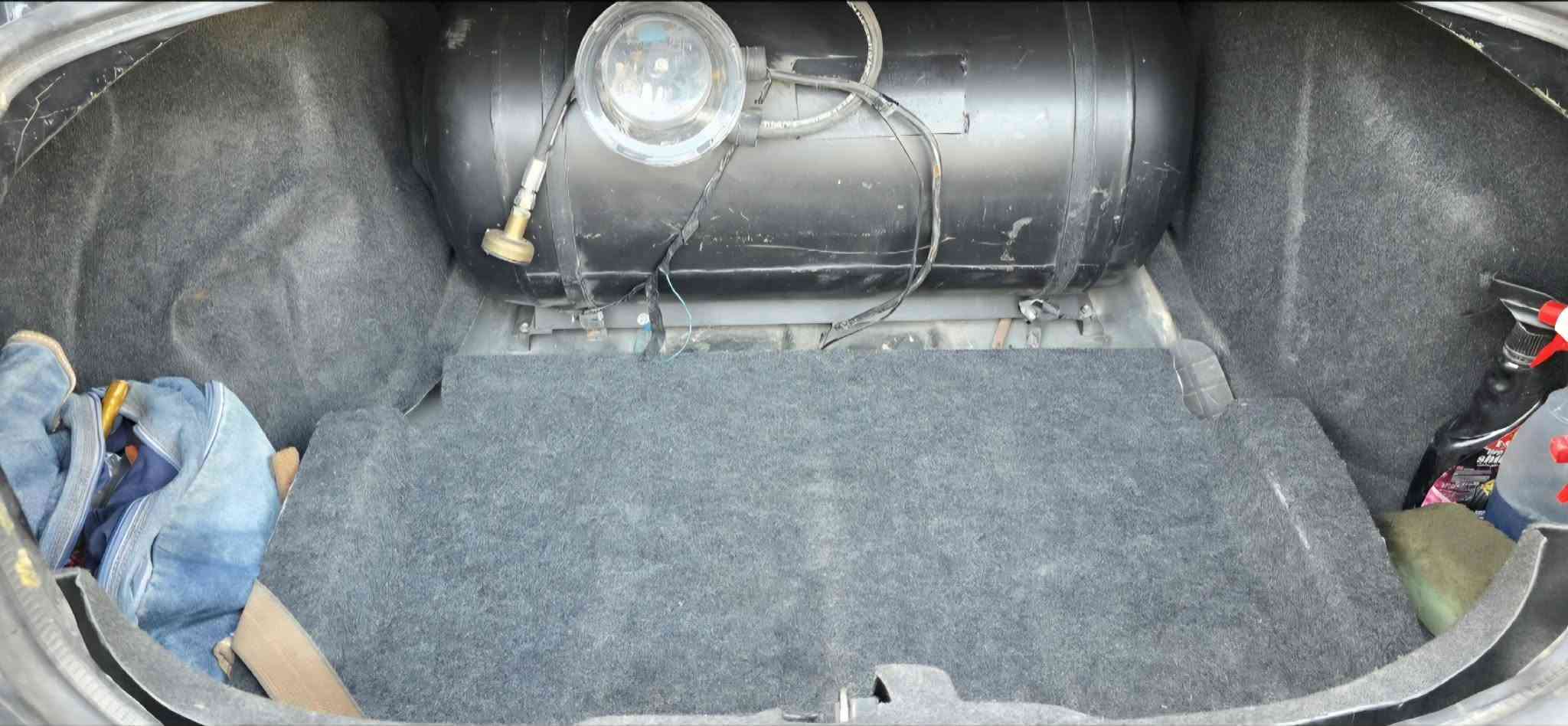 دۆج چارجەرمۆدیل 2010کامل کراوە بە2014 srt
مەچینە 3500 سیستەمی LPGغازم لۆدانایە 
سبوخ یەک پارچەی  هەیە چامرغی دوواوە نمونەیە لەجوایوتوندوو تۆلی هەمووگیانی لەسەردەقی شەریکەی ماوە
٤تایەو ویلی تازەی لەژێرە 
تازە پاتریەکەشیم گۆریە
سەیارە کە کامل جوانکاری لۆکرایەو بێ مەرەسرەفە 
 149000رۆیشتیە
سە نەوی تا2027.              ***********
رەقەمیشیم نۆێکردیتەوە 
رەقەم سلێمانیە 
نرخی 109گەلا

0د
شوێن کۆیە السليمانية, العراق
