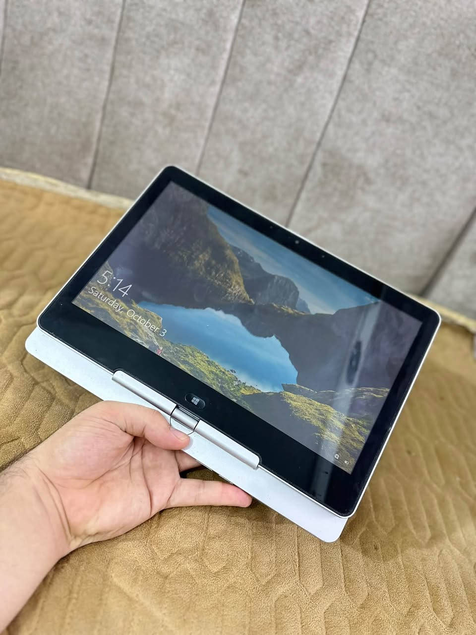 HP EliteBook Revolve • i7-5600U • شاشة لمس