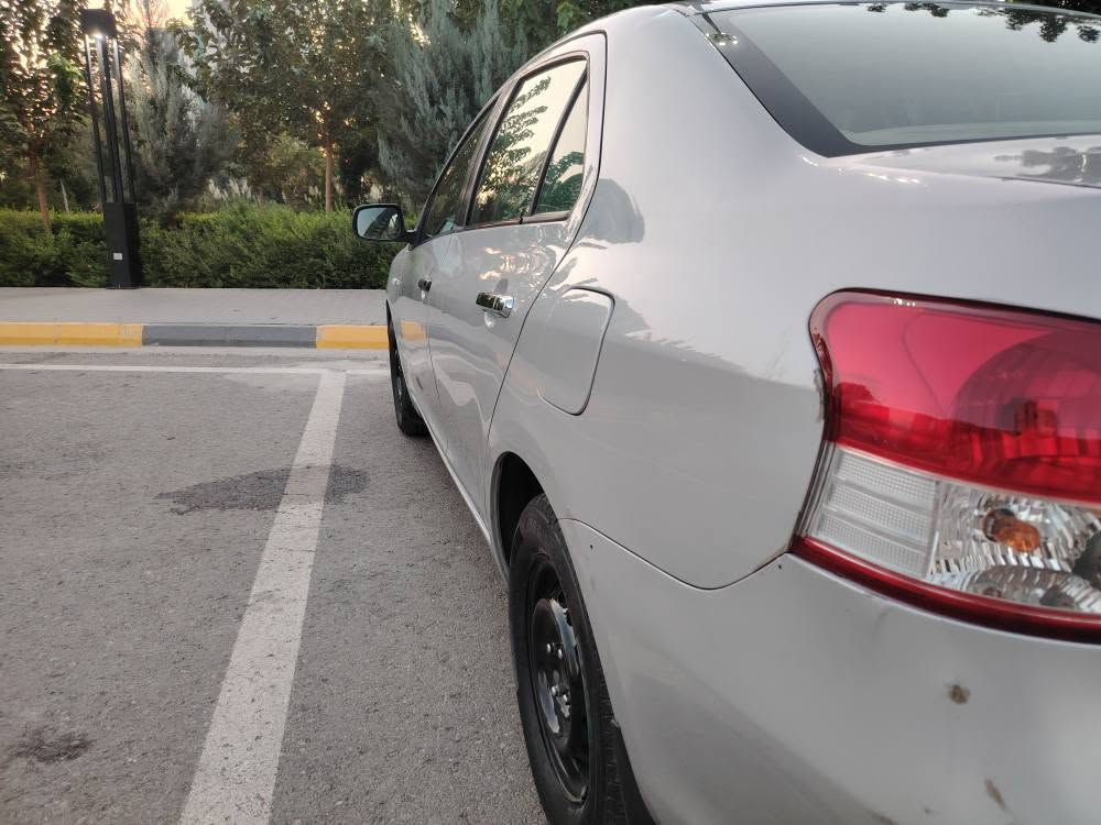 تۆێتا یارس یابانی مۆدێل 2008گێڕ عادی مەکینە بجووک بێ بۆیاخ بێ کاڵ بونەوە بێ پارچە گۆڕاو بێ تەرزە دووپەڵە ساردی بجوکی هەیە ڕەسمی سۆنەرەکەیم داناوە ڕەقەم باریک سەنەوی تازە کارتی بەنزینی هەیە چوارتای لۆکی لەژێرە گشت گیانی بەشەرت ماڵی دۆستە گێڕ مەکینەوتەبریت تەقەو ڕەقەی نیە مواسەفات ABSپێنچ کەلەیە سعری 69$مەجالێ کەم 
***********
*********** كركوك, العراق
