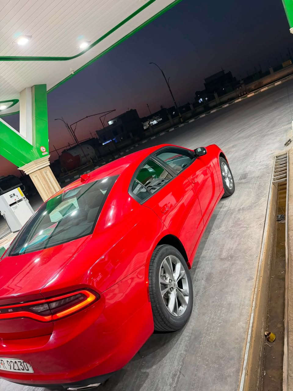 السلام عليكم
جارجر 2022 sxt فور ويل 
لون احمر مميز طماطي 
وارد امريكي داخلة بدون ضرر 
وهنا بالعراق صار بيها ضرر بنيد وتبدل بلادي نفس اللون وايرباك سستم مكفول ١٠٠٪؜  وطخة بالباب الخلفي بسيطة

المواصفات 
شاشه كبير 
كامره خلفية
كشنات حضن
كشن كهربائي السايق 
محرك ٣٦٠٠  
شفتات استيرن  
مثبت سرعة 
مانع انزلاق 
نظام رياضي سبورت
حساس خلفي 
تشغيل عن بعد 
بصمة أبواب 
رقم أنكليزي بصرة بأسمي تحويل ثاني يوم 

السياره  ماشية 69,000 الف كيلو متر.   كير ومحرك مكفول كله جديد عله وضعية الشركة 
السياره نقد  265 ورقة وبيها مجال 

للاستفسار الاتصال على الرقم  ***********
 
مكاني ميسان / المجر
