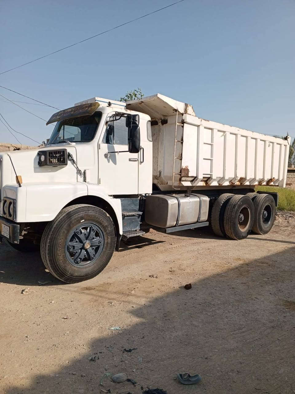 السلام عليكم فالفو للبيع مكينه n10 كير 4×4شاصي مكفول تايرات الكدام جدد والوره نص عمر رقم الماني مداور   للستفسار ***********
