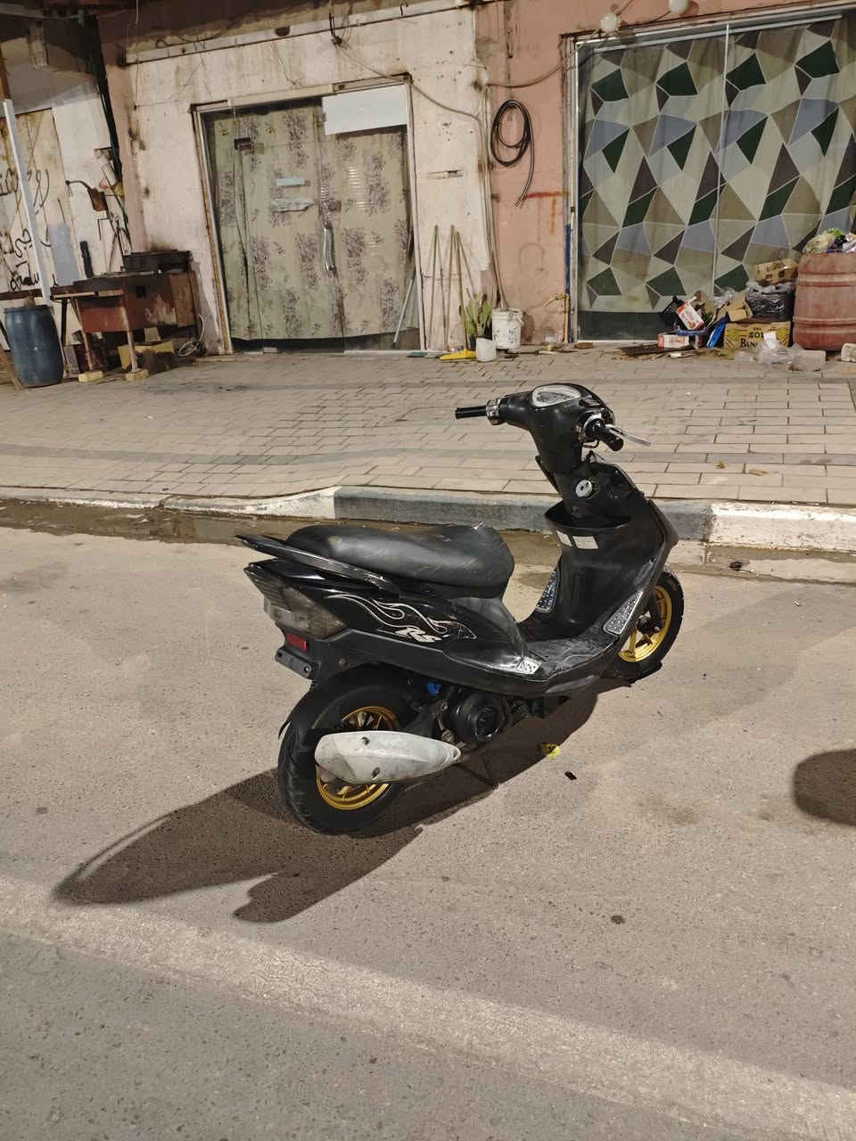 سلام عليكم دراجه ماكس للبيع دراجه كامله السعر 600بيه مجال المكان البصره قضاء المدينه الرقم *********** واتساب
