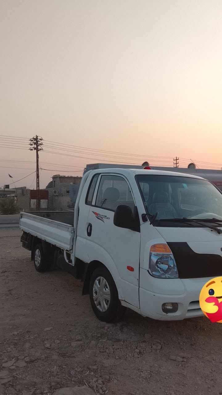 السلام عليكم كيا مسكر للبيع تخم تاير جديد ماكينه جديده ماكينه وكير مقفولات واكسن سياره جاهزه  موديل 2006 كل نقص مابيهه سياره رقم صدامي شرط التحويل سياره مقفوله من الضربه السعر 58 ورقه العنوان بغداد رقم   الهاتف***********
