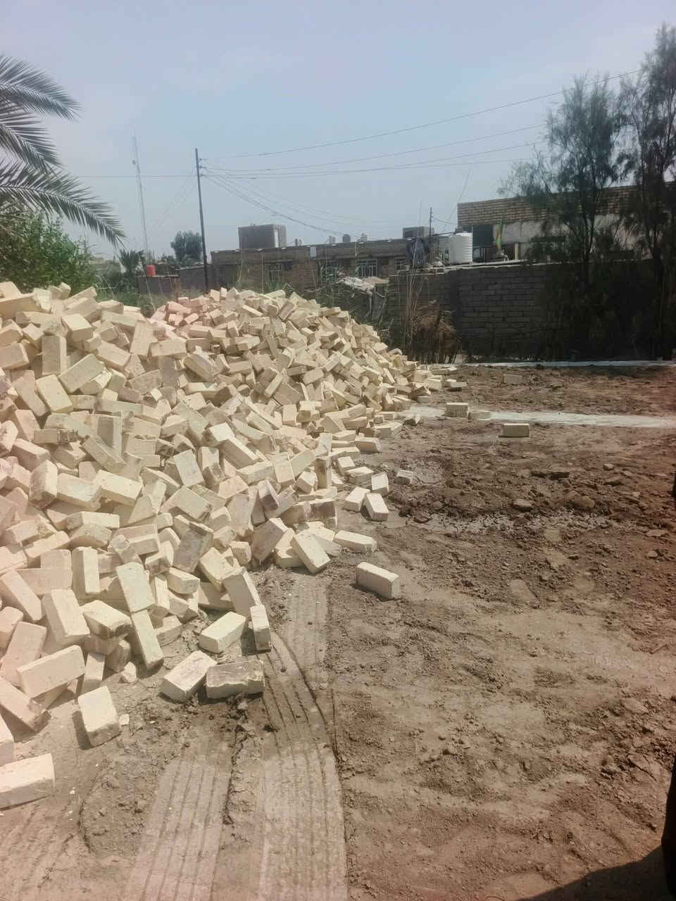 سلام عليكم طابوك الإصلاح طابوكه نظيفه شرط غالب ولون وركن وقوه وعدد 4250شرط الحساب سعر جوه سوك حسب المكان يوجد بلوك كهربائي درجه اولى شرط الفحص موجود واتساب اتصال ***********
