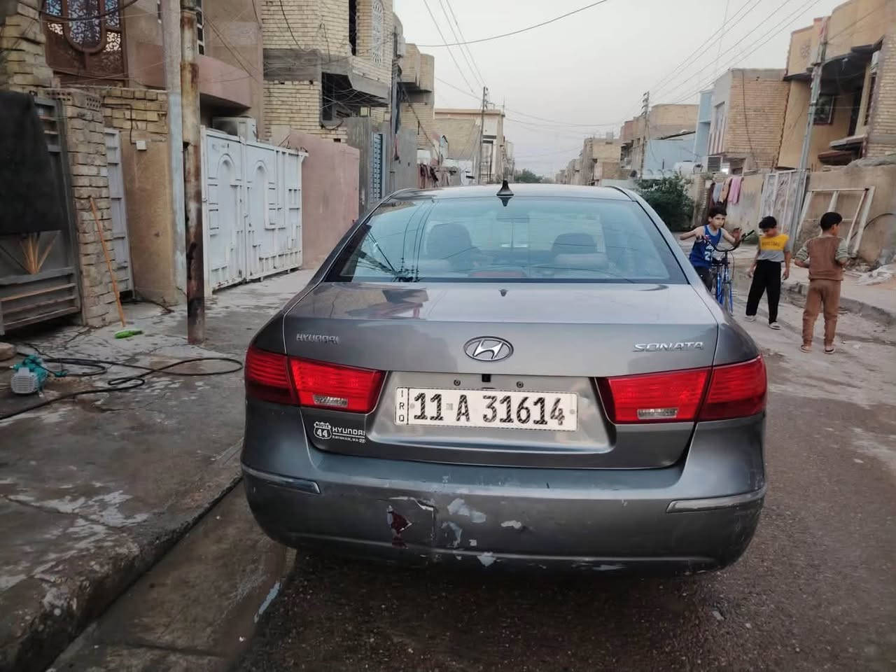 سلام عليكم سوناتا 2009 وارد امريكي سياره جاهزه كير مكينه 2400 تبريد صدر امامي خلفي  رقم انكليزي  جاهزه مجهزه تجي وشوف بعينك  ظرر نص جاملغ ونص باب  صايره ظربه بنصهن يعني الباقي كله بدون ظربه بيه شي بسيط صبغ بس بيع حزام  وكشره كبال عينك بصور كله واظح***********  سعر98 وبيه مجال بغداد الشعله
