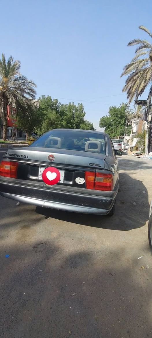 سياره اوبل فكترا موديل 95
السياره مكفوله من الصبغ والضربة والتبديل  السياره مال بيت نضيفة جدا تخم تاير جديد صدر جديد السيارة  كير ومحرك خير من الله 
رقم بغداد بسمي تحويل ثاني يوم 
السياره نضيفه بمعنى الكلمة 
السعر 40وبيها مجال 
العنوان بغداد فلسطين حي المهندسين
الرقم ***********
