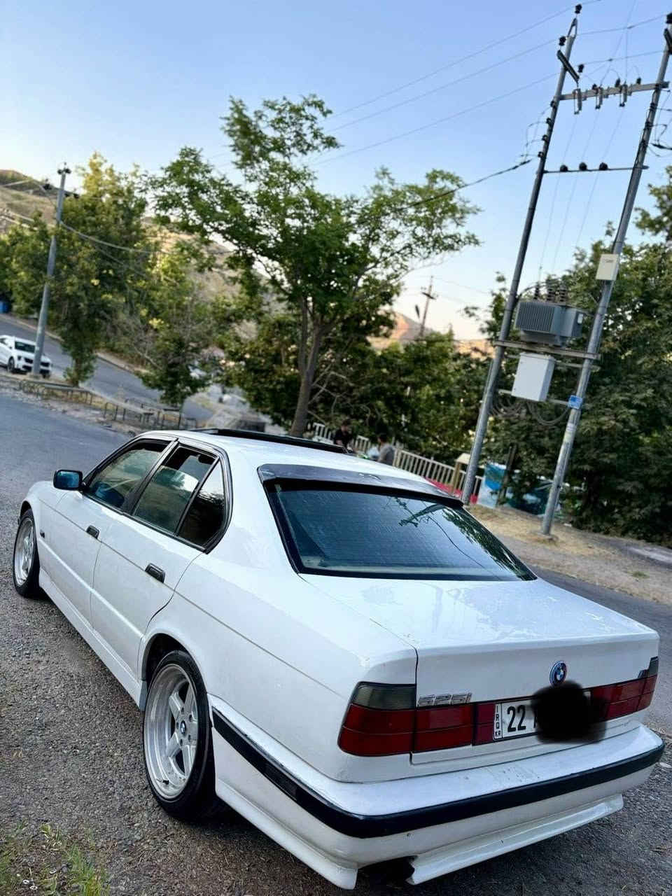 بيم بفري سبي فول 525 1993
سلايت
لايت القه وزينون
تاخم تايه ويل نوي
رقم دولي الماني نوي
كيرومكينه وتبريد به شه رت 
تراي شيمال تاجنوب بيبكه بي ته قه وره قه يه سعري 53 مه جاليكي كه م هه ولير *********** أربيل, العراق
