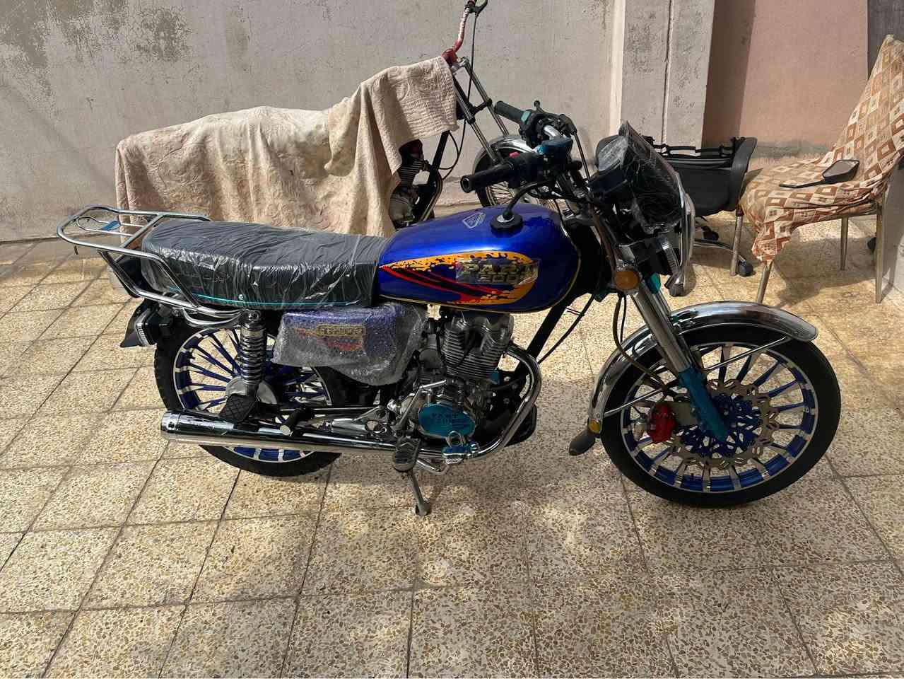 بارت عيتاني سورية
حجم المحرم 200cc
موديل 2024 منفيس 
السعر 900ومجال بسيط 
الدراجه جديده كلها مكفوله مكاني اربيل رقم التلفون *********** أربيل, العراق

