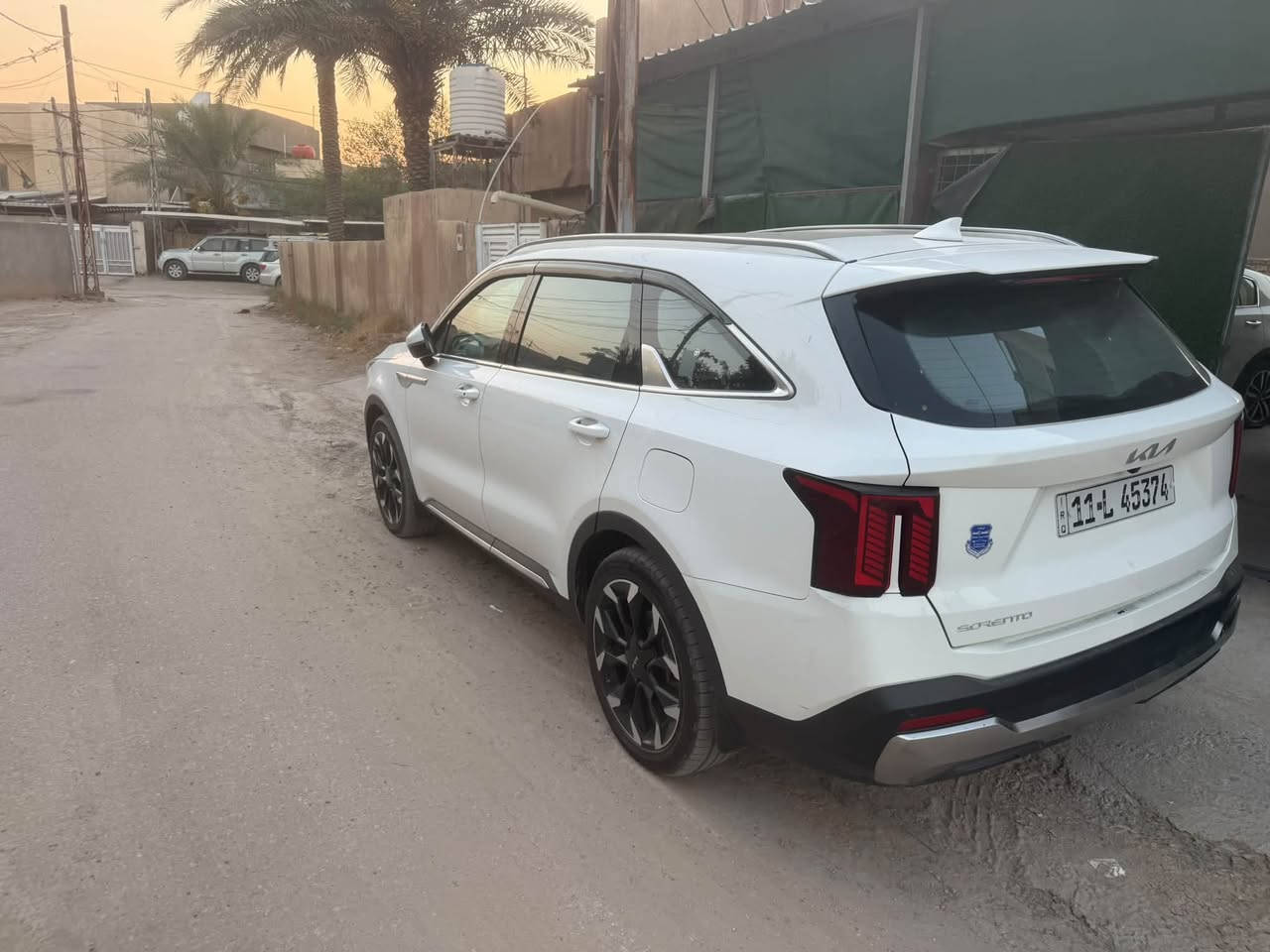السلام عليكم 
سورنتو 2024 رقم بغداد خليجي بأسمي بانوراما ويل 20 السياره ماشيه 39 تخم تاير وبطاريه قبل 21 يوم بالضبط السياره شخطين زغار بالباب الخلفي جهة السائق والباب الخلفي جهةًالصدر وموضحه بالصور مكان السياره بابل السعر 285 وبيها مجال 
للاستفسار الاتصال على الرقم *********** اتصال شبكه او واتس فقط وشكرا لكم ونأسف على الاطاله
