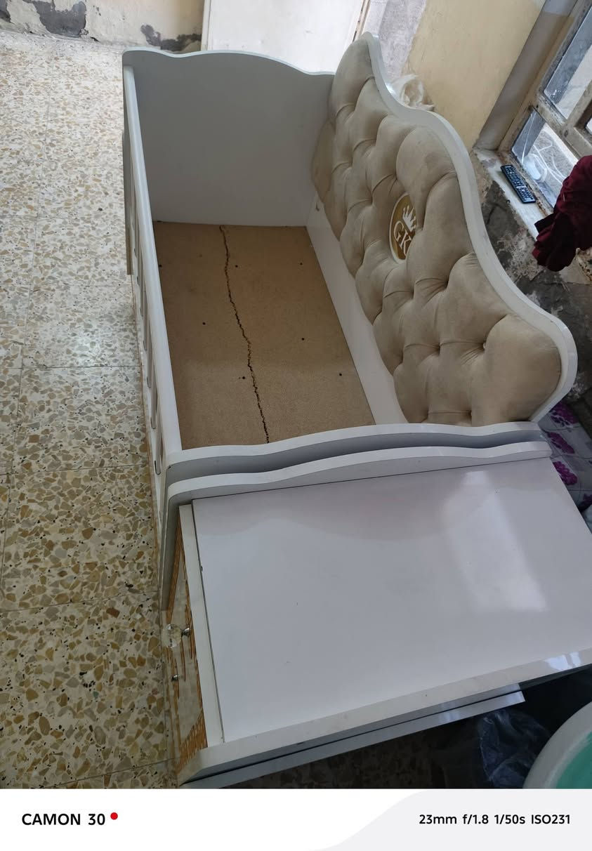 البيع مكاني بغداد المعامل سعر ثنينهن 125.بوفيه وجربايه طفال

نص مكتوب في الصور:
- CAMON 30  23mm f/1.8 1/50s ISO369
- CAMON 30 23mm f/1.8 1/50s ISO231
- CAMON 30 23mm f/1.8 1/50s ISO232
- CAMON 30 • 30mm f/1.8 1/50s ISO263
- CAMON 30
- 23mm f/1.8 1/50s ISO350