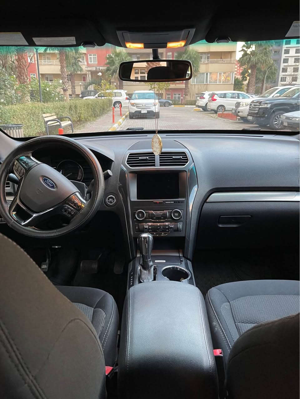 فورد اكسبلورر 2019 XLT 
محرك 3500
ماشية 120 الف ميل 
رقم اربيل سنوية جديدة 
مواصفات 
بصمة 
تشغيل عن بعد
شاشة كبيرة 
رادارات مراية
صندوق كهربائي 
كاميرا وحساسات 
الضرر قطعتين باب السايق والخلفة
السعر: 170$
مكان السيارة في السليمانية
رقم الهاتف : *********** السليمانية, العراق
