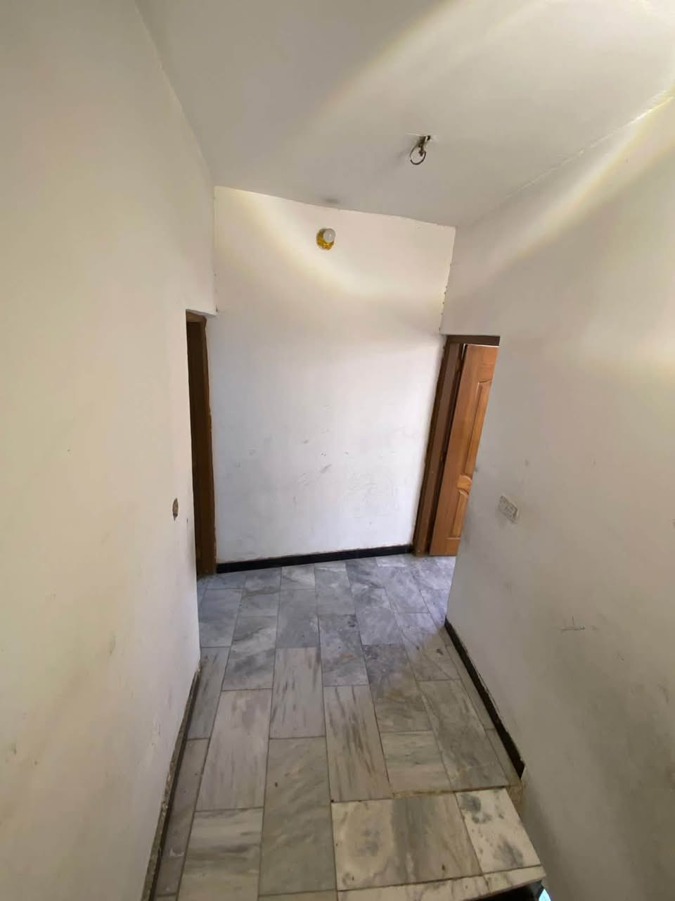 🏠 بيت للإيجار – مربع القادة / السيدية
📍 الموقع: مربع القادة
📐 المساحة: 50 متر
🛏️ غرف النوم: 3 غرف
🍳 مطبخ مفتوح على الصاله نظام امريكي
🚿 خدمات صحية
🏡 بيت مرتب ومناسب للعوائل

📞 للاستفسار والتفاصيل: 
***********تواصل معنا خاص

🔑 متوفر للإيجار ٦٥٠ قفل
