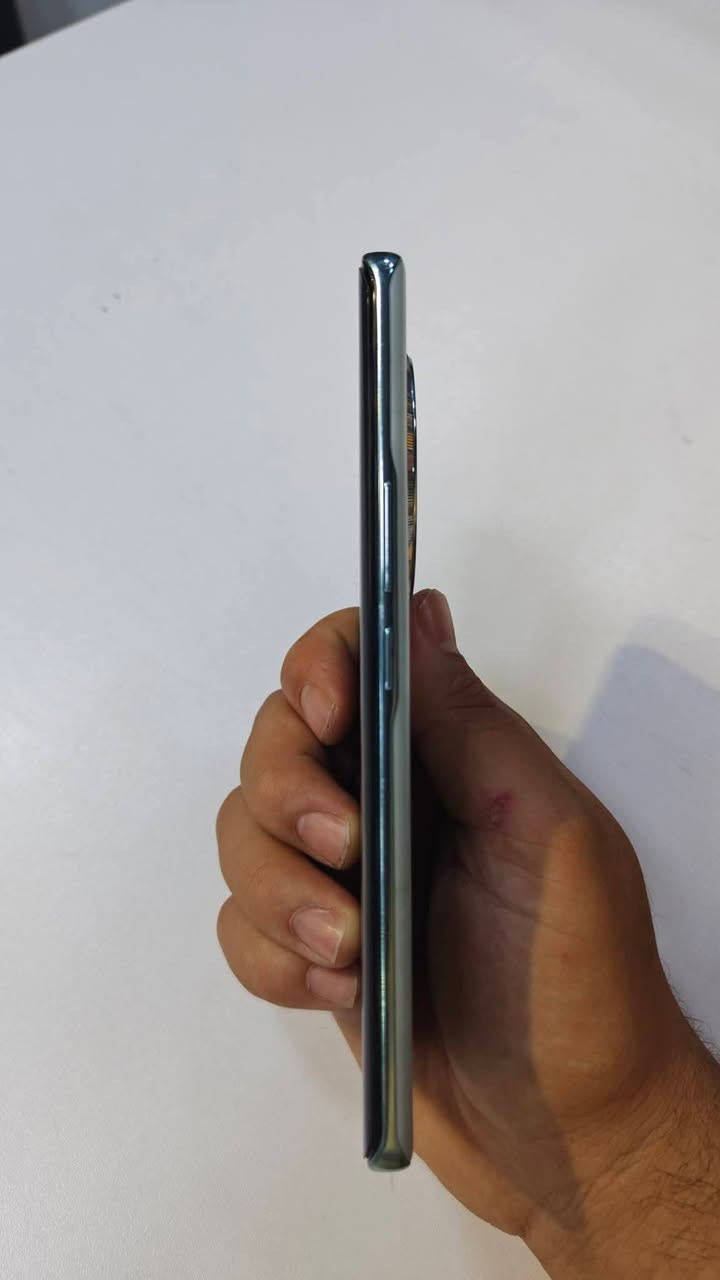جهاز هونر   x9cمكفول كفاله عامه بيع ما مستعجل الله شاهد استعمال قليل
هونر x9c اخو الجديد
سعر 300 بيه مجال بسيط 
مكاني كوت 
رقمي *********** 
ماعندي توصيل

