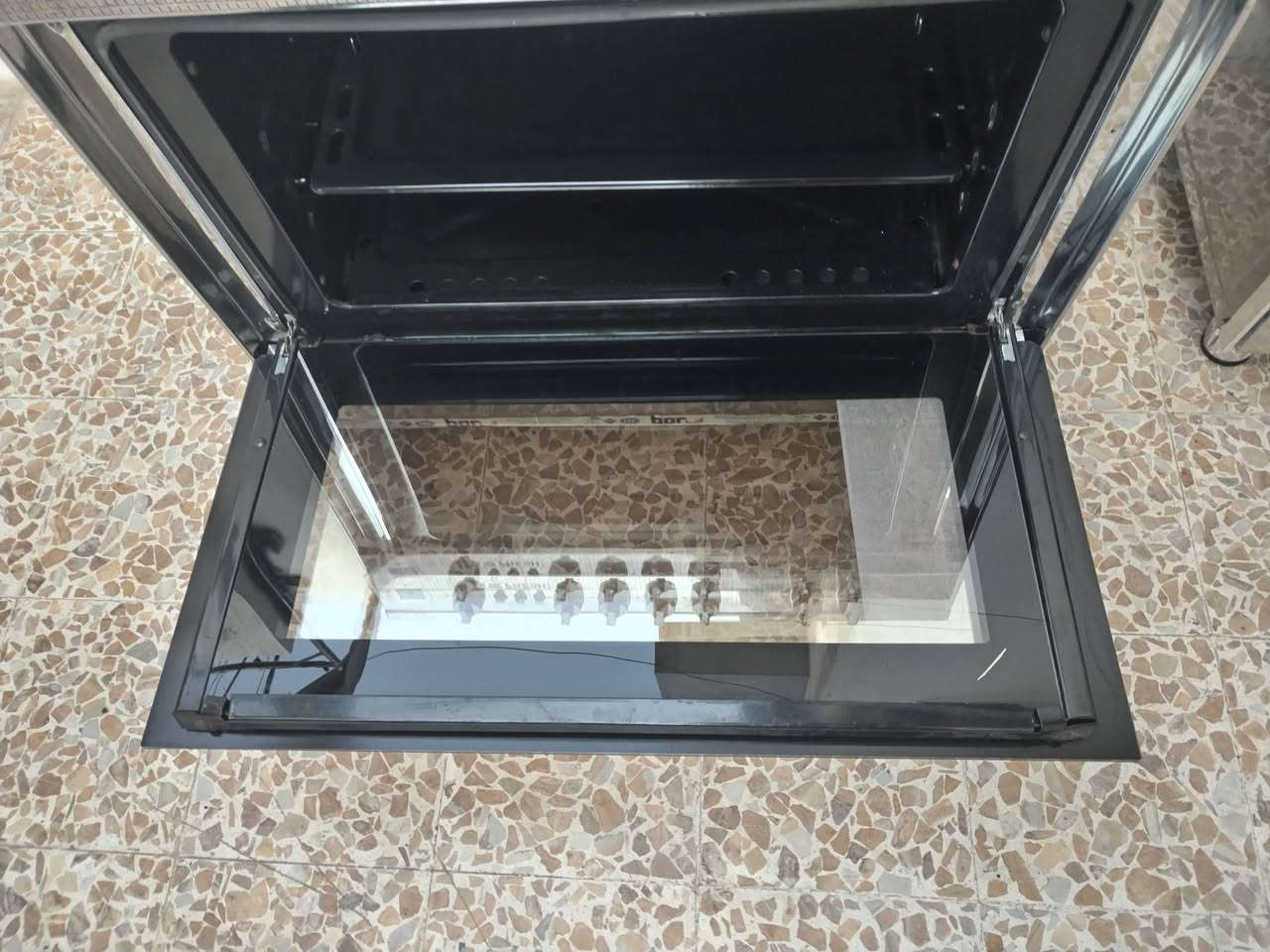 طباخ فريش مصري نظام بوري فرن خطين يشتغل قياس 90 *60 شغال فرن شغال جدا نظيف العنوان موصل جانب الأيمن رجم حديد للاستفسار
***********
***********
