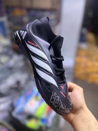 حذاء للبيع حجم 43 اديداس ماملعوب بيهه سعر 30 وبيهه مجال 07865579891