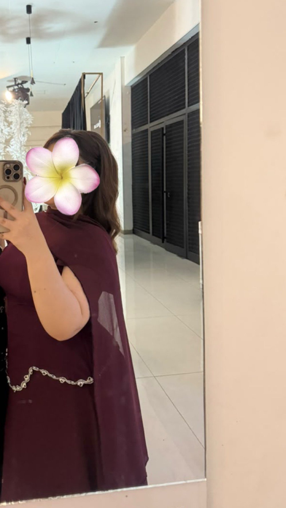 سعر الفستان الاسود قياسه 38 ب 60 والحني ب 90 قياسه 42 وبيهن مجال ملبوسات مره وحده فقط ومصار اسبوع من اشتريتهن 
