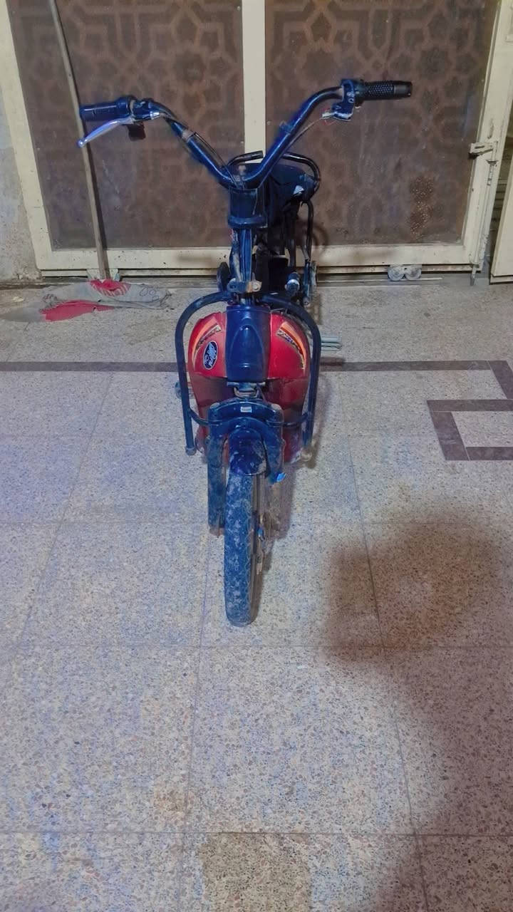 بيسكل كهربائي • تاير ورا • نضيف