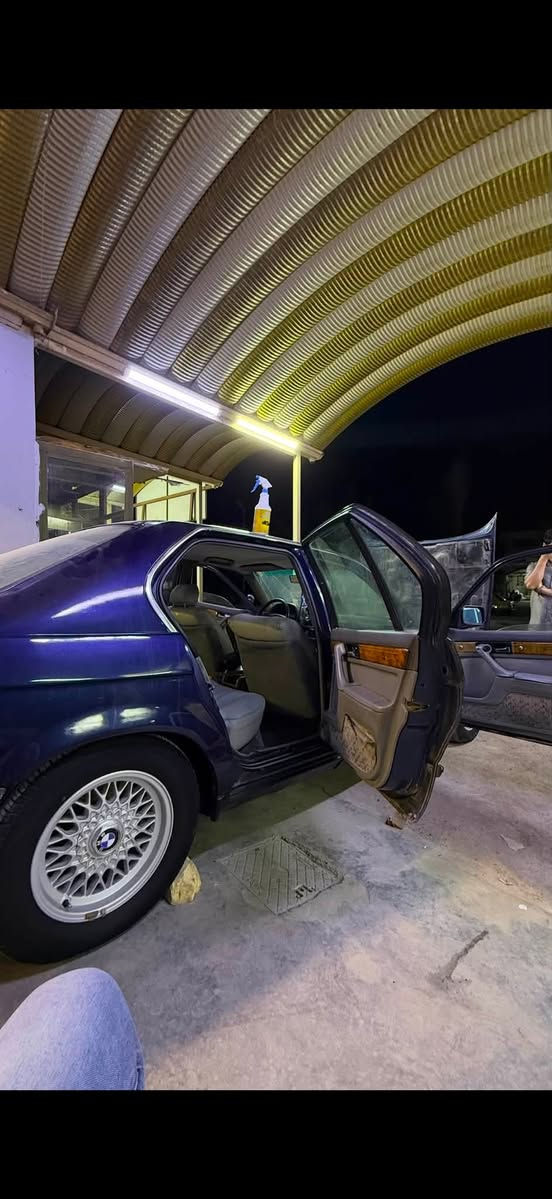 السلام عليكم
BMW 735 للبيع مكانها بالديوانية  

السيارة مصبوغة عام للجمالية 

رقم بغداد الجديد التحويل ثاني يوم

دواخلها جديدة و مرتبها على ايدي 

كشنات جلد 

ويالة نحلة 

تخم تايرات جديد

مسويلها حمام كامل للسيارة نضيفة كلش 

كيرها جديد 

محركها نص عمر 

لايتات زنون بگ لايتات اشاير حتى بالصفاح كلها جديدة و كاملة 

الشراي يتصل ***********
