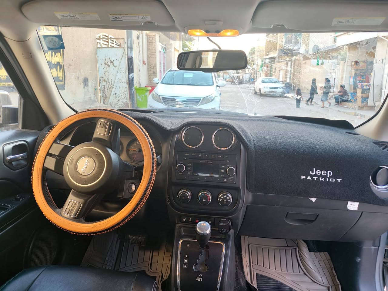 سلام عليكم 
جيب باتريوت
مكينة ٢٠٠٠ السيارة ما مبدل بية شي
ماشية ٩٨ باسمي ٢٠١٦ السعر ١١٠ وبيها مجال حق الجية
‏‪***********‬‏ مكان سياره ميسان
