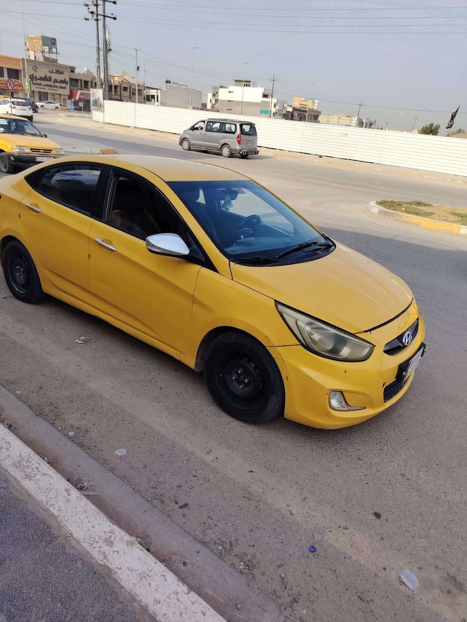 السلام عليكم ورحمة الله وبركاته
عندي سيارة اكسنت تكسي موديل 2015 خليجي
للبيع أو مراوس مكينة 1400 وهذه كم صورة
للاستفسار أو طلب مزيد عن معلومات السيارة الاتصال على الرقم 
***********
