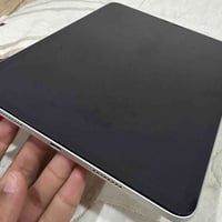 ايباد برو M2 الذكره 128 ايباد نظيف شخط مابي بطاريه 86 سعره 650 بي مجال...