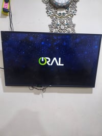 شاشة ٤٣ • بدون ريموت • تحتاج تصليح