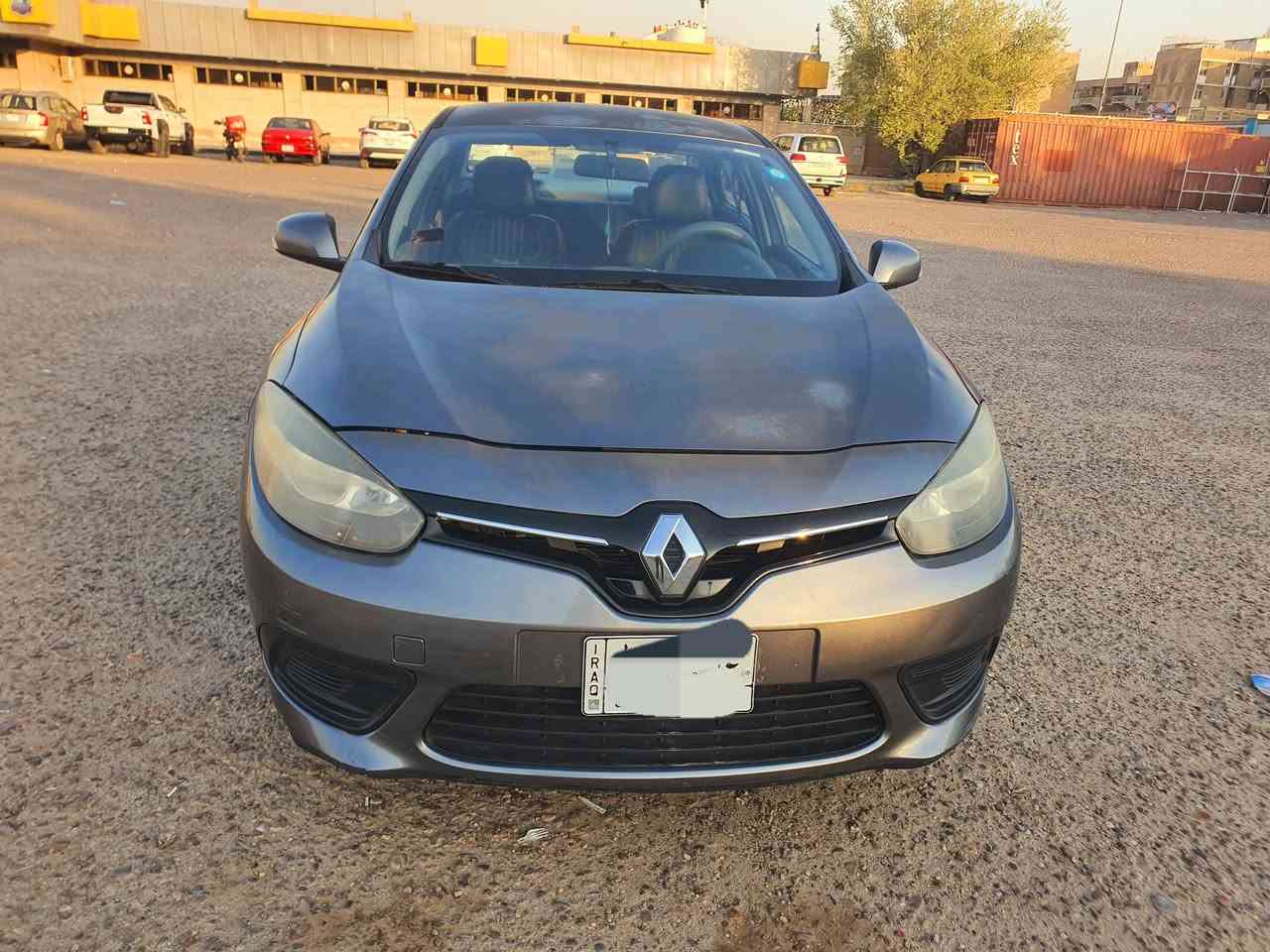 🚗 للبيع رينو فلونس 2016 

🛑 السيارة بحالة ممتازة ومهتم بيها من كل النواحي كصيانة.. جاهزة للاستخدام وما تحتاج صرف عليها فقط تفولها بانزين محسن ودهن اصلي. 

🚧 المواصفات :

- محرك 1600

-ماشيه 91,000 كم

-سيارة حرة واستلام شركة على ايدي

تحكم كهربائي بالمرايا الجانبية

- إشارة بالمرايا الجانبية

- بطارية أمارون الهندية أصلية تم تبديلها قبل سنة وتمشيك بعد ٣ سنوات

- 4 تايرات نوعية ممتازة تم تبديلها قبل 3 أشهر مع عمل ميزانية وبلنص بالجهاز الليزر

-صدر السبارة نظيف بنسبة ٨٥ الى ٩٠٪

- بلكات جديدة أصلية نيسان

- التبريد خير من الله قبل 3 أشهر تم تبديل فريز أصلي وشحن غاز اصلي

- صيانة منظومة الماء للراديتر بالكامل وتنضيف جميع الجوينات والراديتر واستخدام ماء بريستون الأصلي الأمريكي بحيث انسى تحمه السيارة والتجربة كانت خير برهام بهذا الصيف

- نوزلات أصلية مال حاوية تم تبديلها قبل سنة ونصف

- استخدام دهن ادنول ولكومولي او موتل.. مااخليلها دهن تجاري

- گير مبدل جديد شغال بدون أي مشاكل

-بيها شخط صبغ من جهة الباب الخلفي الي ع اليمين ويروح بالبولش بالاضافة الى ضربة بسيطة في باب السائق وسهل تصليحها 

- السيارة نشطة جداً وما بيها أي تأخير لا بالتشغيل ولا بالسحب بحيث تاخذها متتعب وتجي تجربها بنفسك وتحكم

🛑 السعر 75 ورقة

📍 المكان: بغداد – زيونة

📞 الاتصال على الموبايل او الواتساب : ***********
