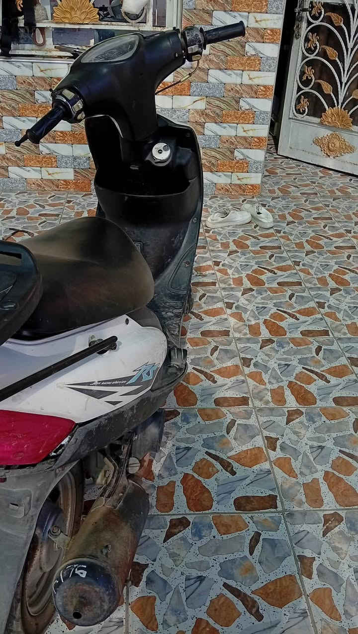 اسلام عليكم دراجه ماكس عدله
خير من الله دراجه نضيفه شوفت عينك مكينتها ناعمه حلوه
ادراجه كلها شغاله مانقصها اي شي سعرها 500 وبيها مجال
 مستعجل عل بيعتها +هذا مو سعرها لان دراجه تسوا اكثر 
هذا رقمي *********** عنواني حله مركز
