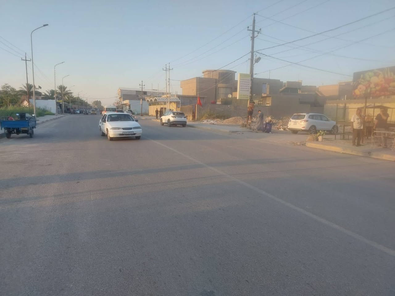 مشتمل للبيع طابقين مع قطعه 125 م مع محلين الطابق الاول استقبال ومطبخ وصحيات الطابق الثاني غرفتين نوم وصاله مجمع صحيات شارع 20 قرب مجاور الخضرجي الاتصال على ***********
